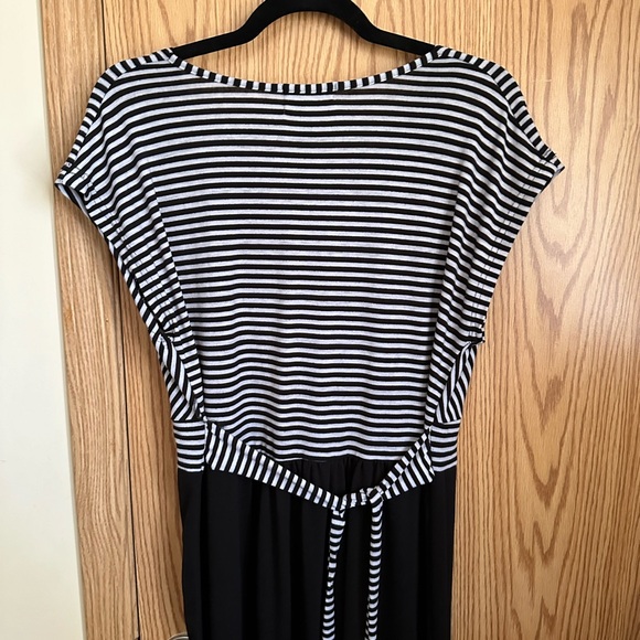 🍉 Jon & Anna New York maxi dress fit with a bit of flare v-neck tie waist NWT 2X - Picture 8 of 10